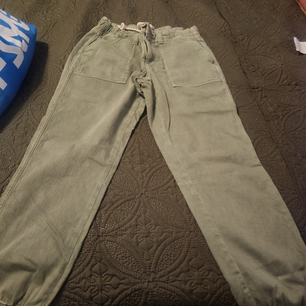 Womens Green Casual Pants Ae